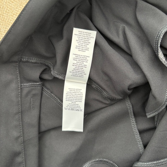 Rhone 7" Commuter® Short in Black - Picture 4 of 7